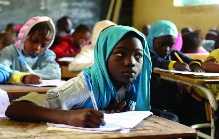 Scolarisation des filles — affiche